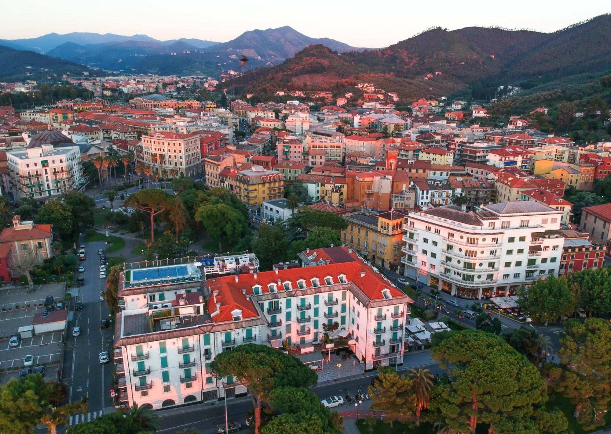 Grande Albergo Sestri Levante Exterior foto